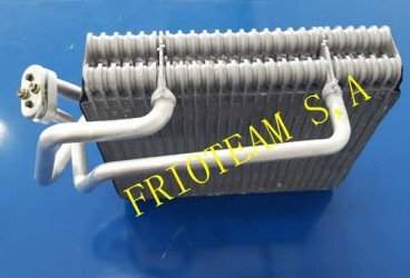 Evaporador Nissan URVAN R12 toma igual